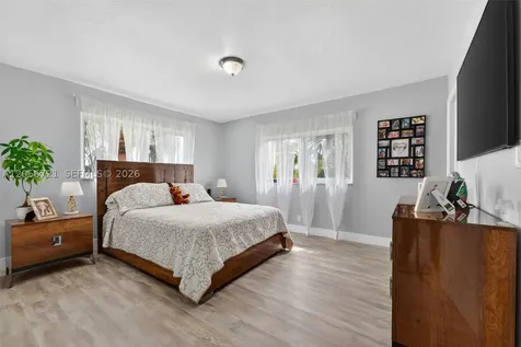 681 S Hollybrook Drive Pembroke Pines FL 33025