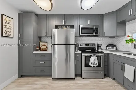 681 S Hollybrook Drive Pembroke Pines FL 33025