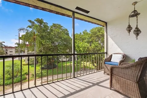 681 S Hollybrook Drive Pembroke Pines FL 33025