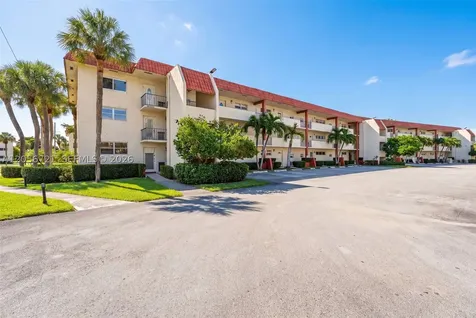 681 S Hollybrook Drive Pembroke Pines FL 33025