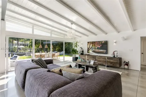 270 Island Drive Key Biscayne FL 33149