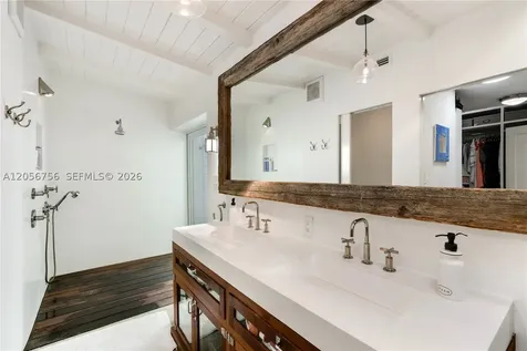 270 Island Drive Key Biscayne FL 33149