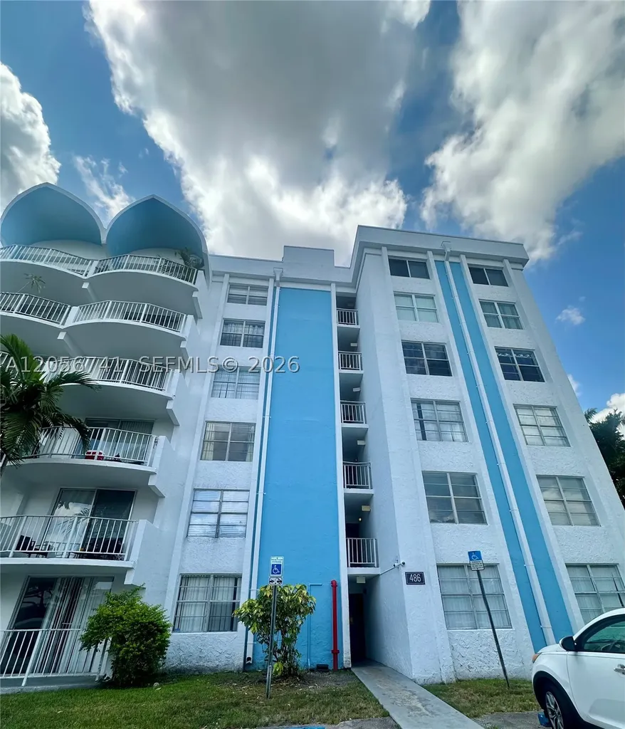 486 NW 165th St Road Miami FL 33169