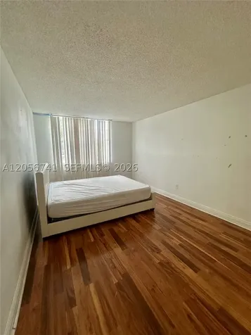 486 NW 165th St Road Miami FL 33169