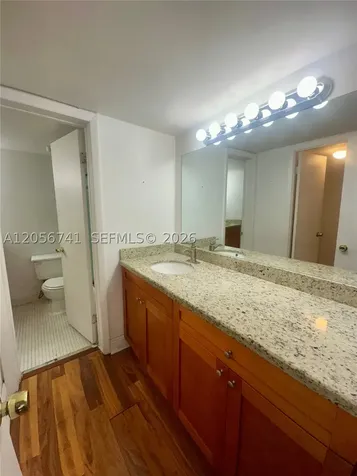 486 NW 165th St Road Miami FL 33169