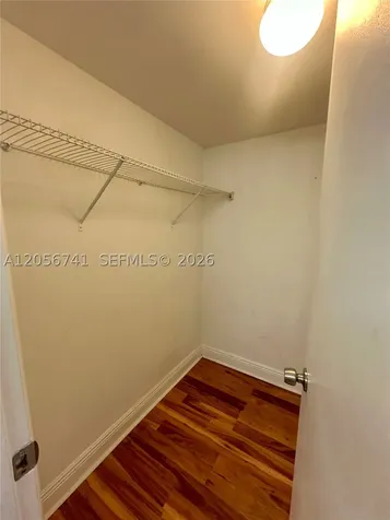 486 NW 165th St Road Miami FL 33169