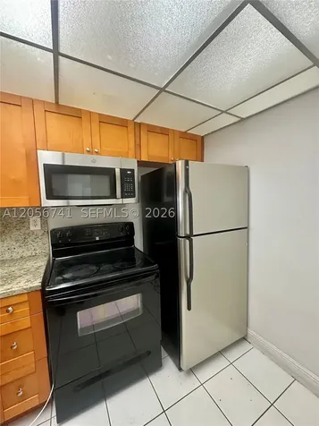 486 NW 165th St Road Miami FL 33169