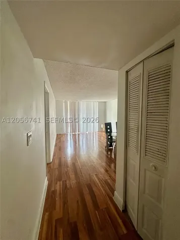 486 NW 165th St Road Miami FL 33169