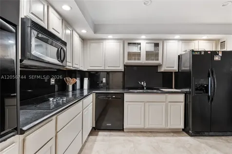 5825 Collins Avenue Miami Beach FL 33140