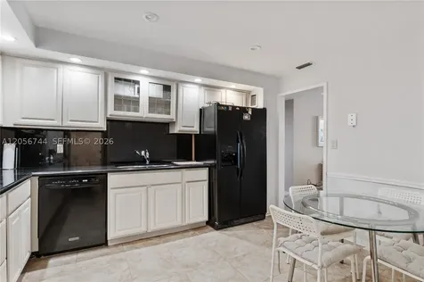5825 Collins Avenue Miami Beach FL 33140