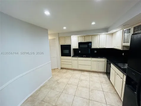 5825 Collins Avenue Miami Beach FL 33140