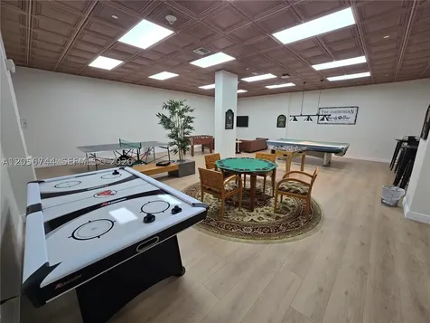 5825 Collins Avenue Miami Beach FL 33140
