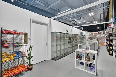 Wholesale, Distribution And Smoke Shop For Sale In Flagler Miami FL 33126