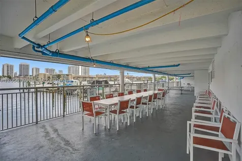 18041 Biscayne Boulevard Aventura FL 33160