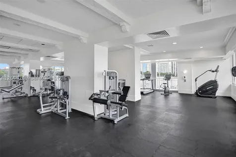 18041 Biscayne Boulevard Aventura FL 33160