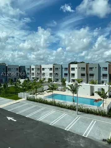 2505 NE 193rd Street Miami FL 33180