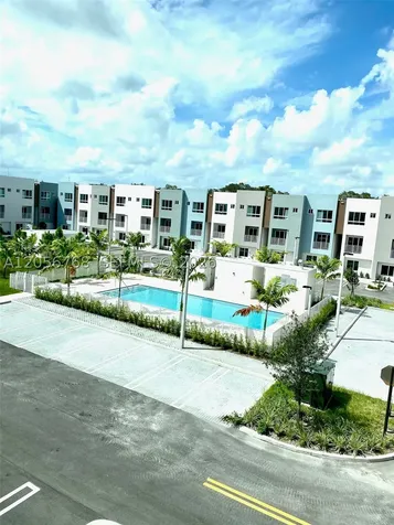 2505 NE 193rd Street Miami FL 33180