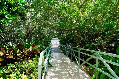 19999 E Country Club Drive Aventura FL 33180