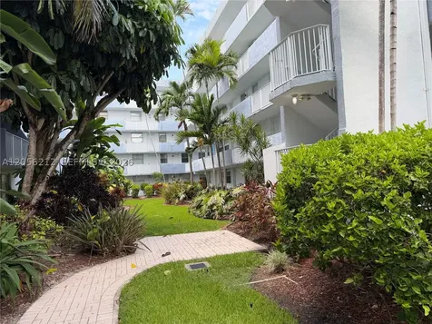 1801 S Treasure Drive North Bay Village FL 33141