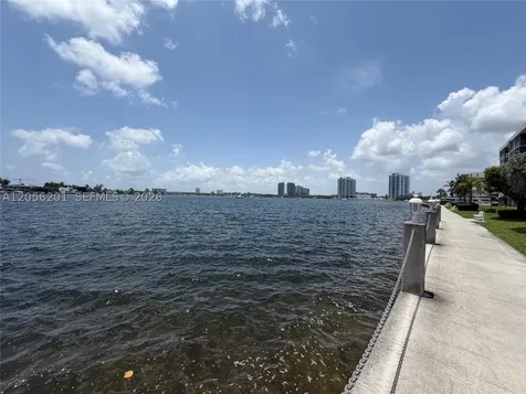 3020 Marcos Drive Aventura FL 33160