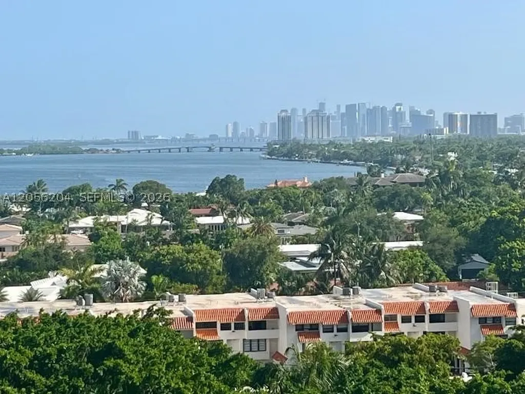 1000 Quayside Terrace Miami FL 33138
