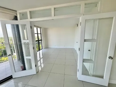 1000 Quayside Terrace Miami FL 33138