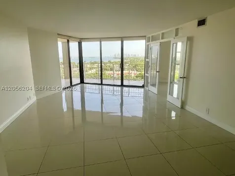 1000 Quayside Terrace Miami FL 33138