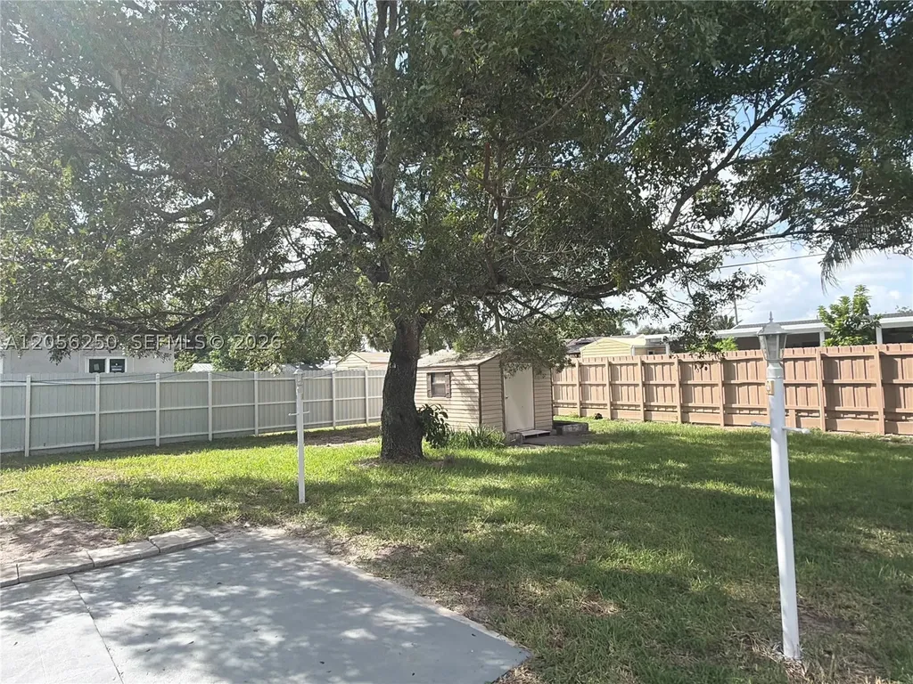 4940 SW 18th Street Fort Lauderdale FL 33317