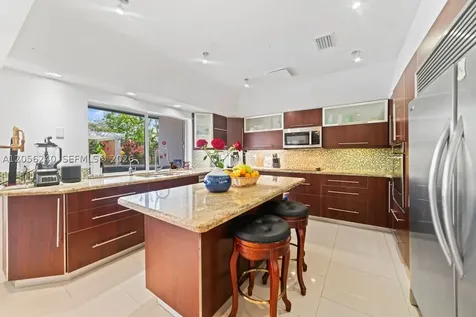 930 NE 182nd Terrace North Miami Beach FL 33162