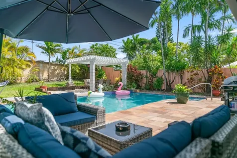930 NE 182nd Terrace North Miami Beach FL 33162