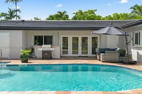 930 NE 182nd Terrace North Miami Beach FL 33162