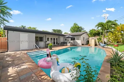 930 NE 182nd Terrace North Miami Beach FL 33162