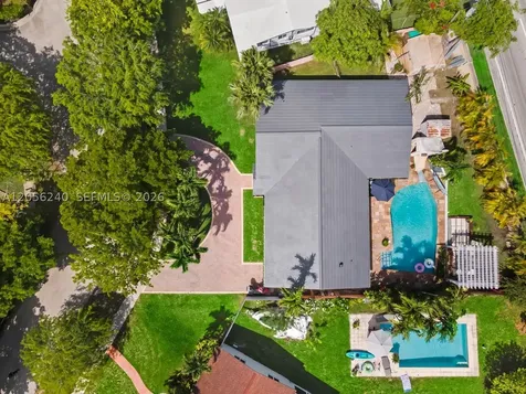 930 NE 182nd Terrace North Miami Beach FL 33162
