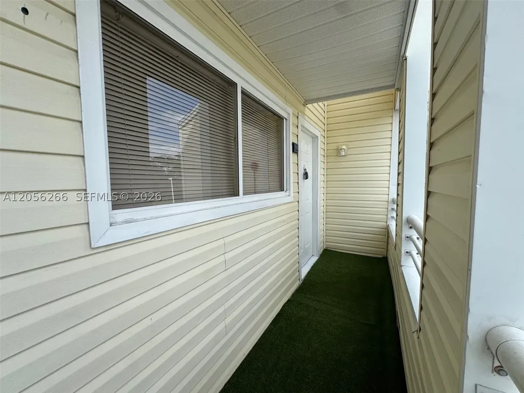 3441 NW 44th Street Oakland Park FL 33309