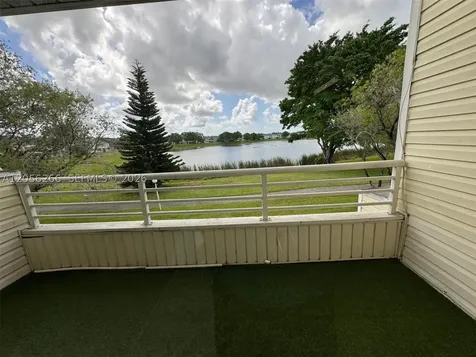 3441 NW 44th Street Oakland Park FL 33309