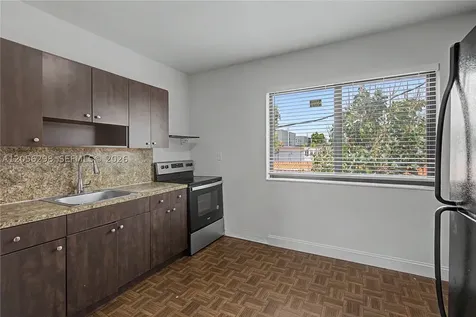 600 SW 9th Avenue Miami FL 33130