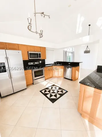 569 Spinnaker Weston FL 33326