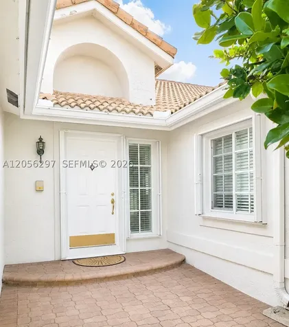569 Spinnaker Weston FL 33326