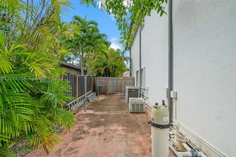 3654 SW 150th Court Miami FL 33185