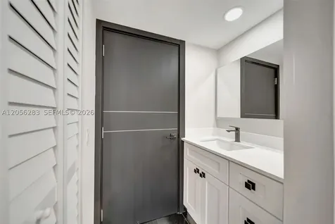 1900 Meridian Avenue Miami Beach FL 33139