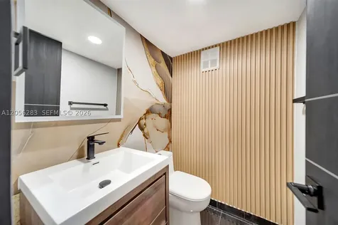 1900 Meridian Avenue Miami Beach FL 33139