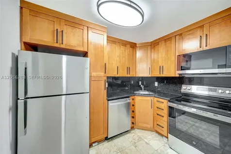 1900 Meridian Avenue Miami Beach FL 33139