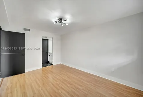 1900 Meridian Avenue Miami Beach FL 33139
