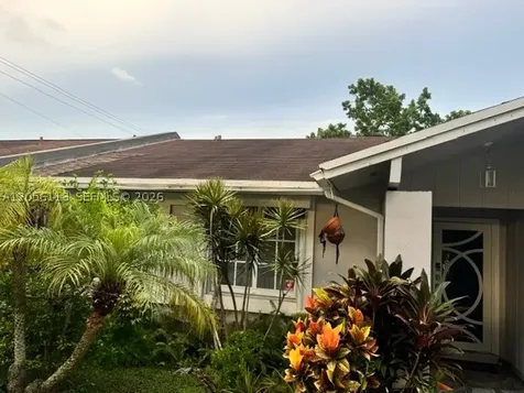 450 E Lakewood Circle E Margate FL 33063
