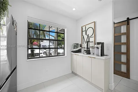 10372 NW 3rd Street Pembroke Pines FL 33026