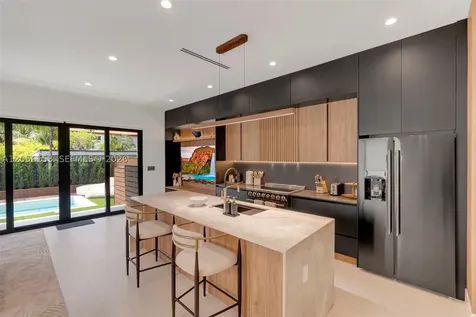 3011 SW 27th Street Miami FL 33133