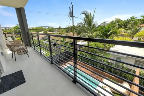 3011 SW 27th Street Miami FL 33133