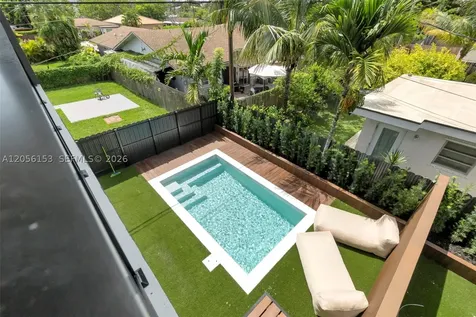 3011 SW 27th Street Miami FL 33133