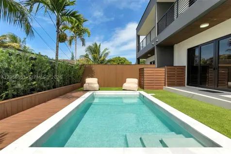 3011 SW 27th Street Miami FL 33133