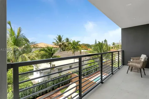 3011 SW 27th Street Miami FL 33133